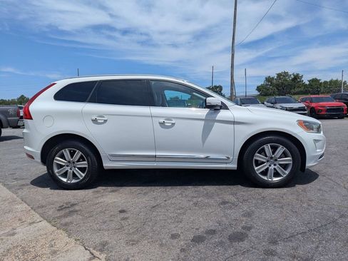 Used 2016 Volvo XC60 T6 Platinum w/ Climate Package FWD image 4