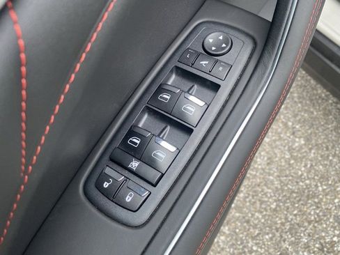 New 2024 Maserati Levante GT Ultima image 18