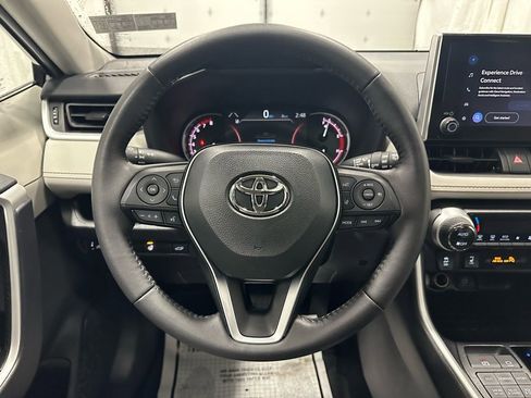 Used 2025 Toyota RAV4 XLE w/ Convenience Package image 17