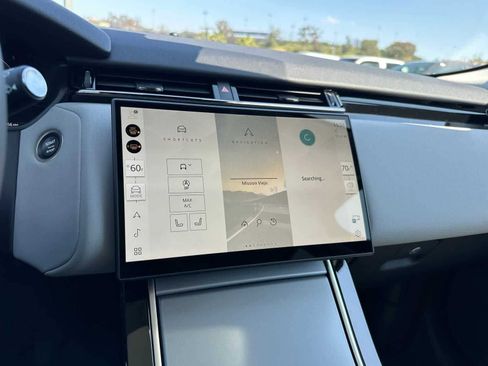 Used 2025 Land Rover Range Rover Velar S image 19