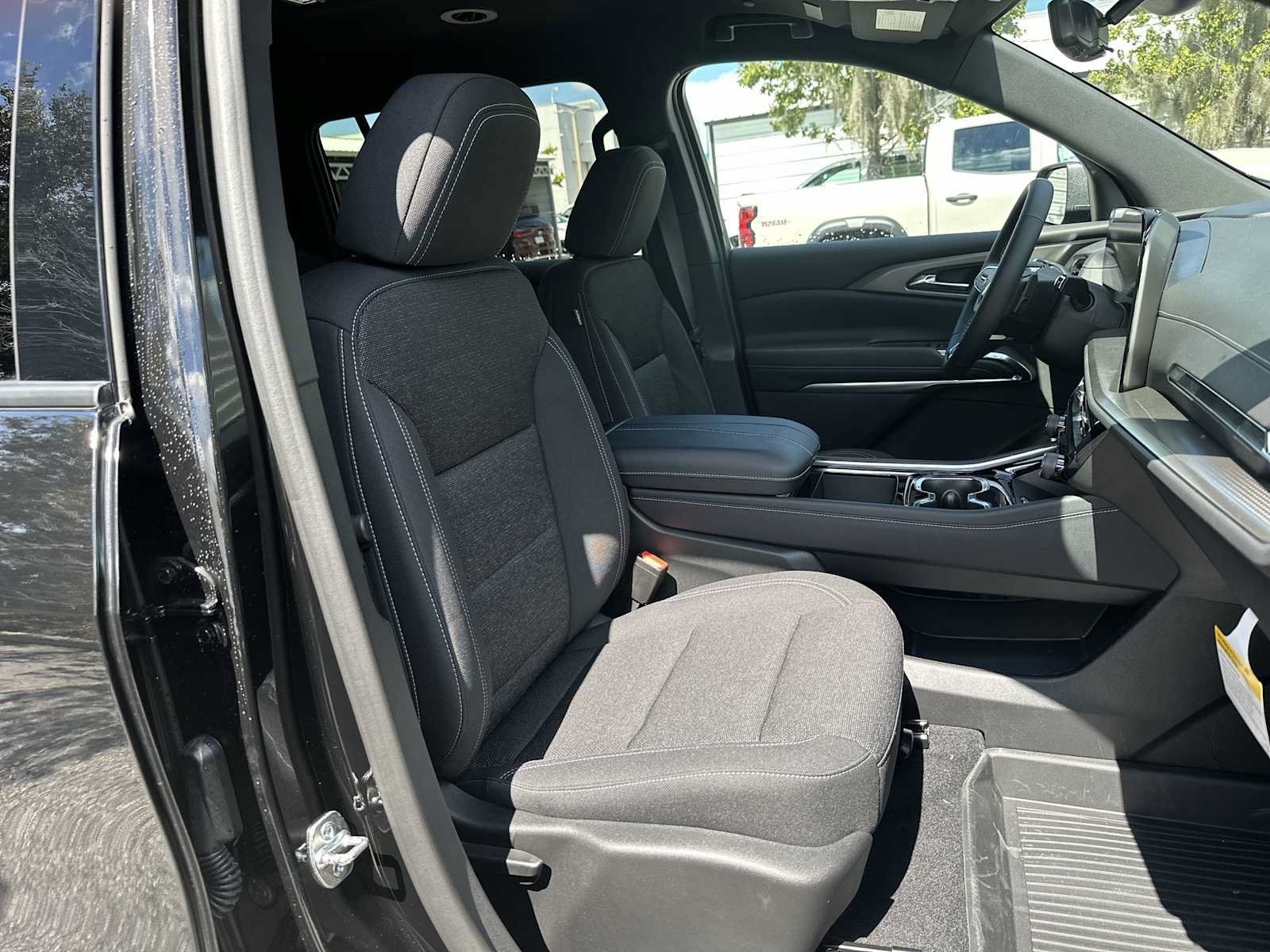 New 2026 Chevrolet Traverse LT w/ Driver Confidence Package FWD image 19