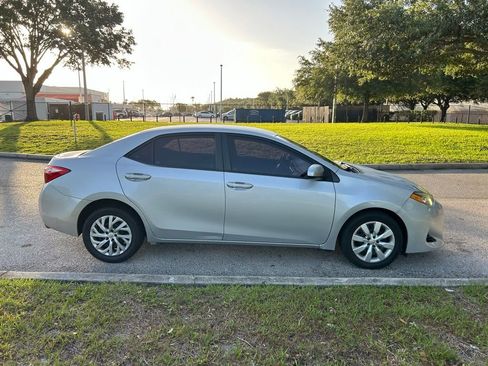 Used 2017 Toyota Corolla LE FWD image 7