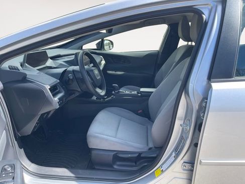 Used 2024 Toyota Prius LE image 9