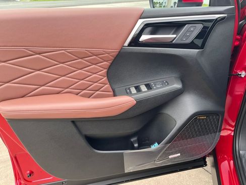 New 2025 Mitsubishi Outlander SEL FWD image 11
