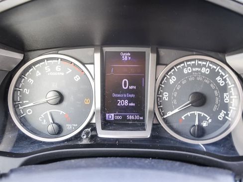 Used 2017 Toyota Tacoma SR5 w/ Tow Package image 14