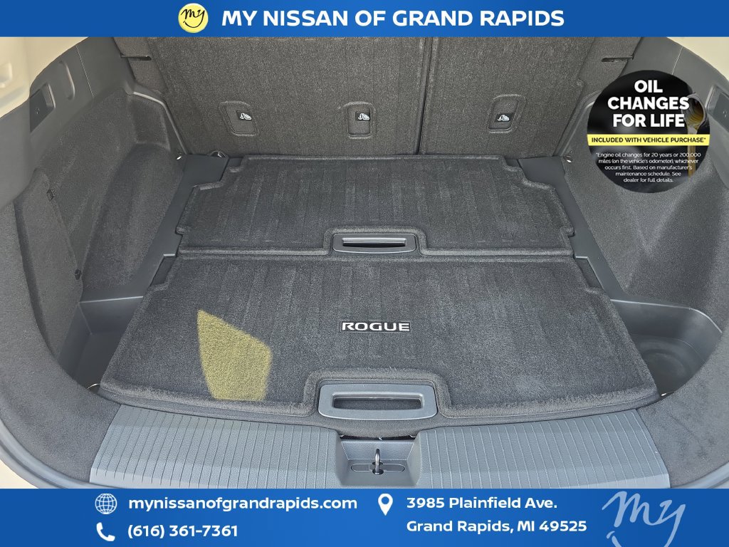 Used 2024 Nissan Rogue Platinum w/ Platinum Premium Package AWD/4WD image 26