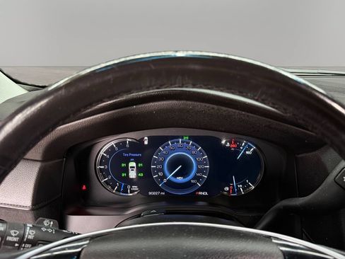 Used 2018 Cadillac Escalade ESV 4WD image 20