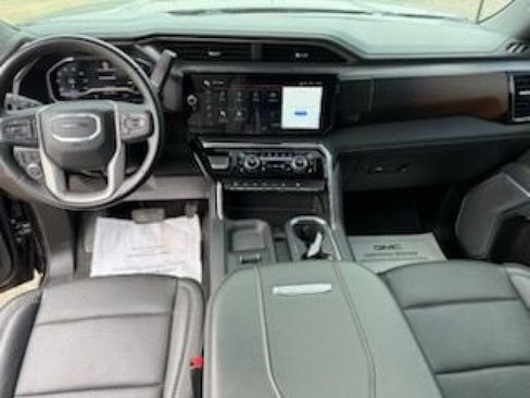 Used 2025 GMC Sierra 3500 Denali AWD/4WD image 37