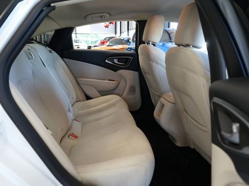 Used 2015 Chrysler 200 Limited w/ Convenience Group FWD image 12