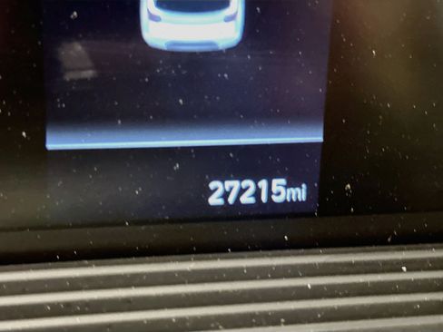 Used 2025 Hyundai Venue SEL FWD image 19