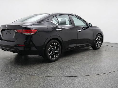 Used 2025 Nissan Sentra SV FWD image 9