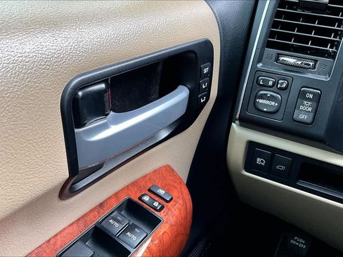 Used 2019 Toyota Sequoia Platinum image 36