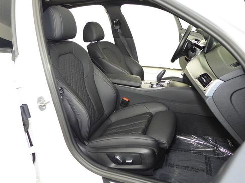 Certified 2023 BMW 530e w/ M Sport Package image 18