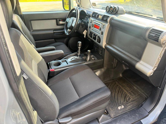 Used 2014 Toyota FJ Cruiser 4WD w/ Upgrade Package image 15