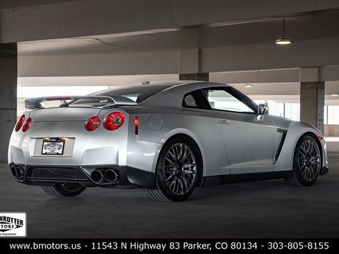 Used 2009 Nissan GT-R Premium AWD/4WD image 9