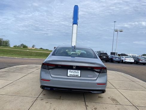 Used 2023 Honda Accord Touring image 10