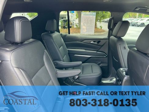Used 2025 Chevrolet Traverse LT FWD image 25