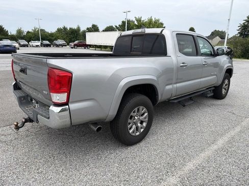 Used 2016 Toyota Tacoma SR5 w/ SR5 Appearance Package (SN) AWD/4WD image 6