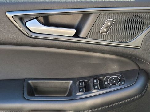 Used 2024 Ford Edge SE image 29