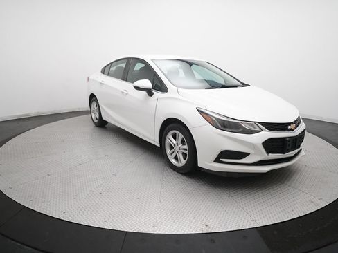 Used 2017 Chevrolet Cruze LT w/ Convenience Package FWD image 35