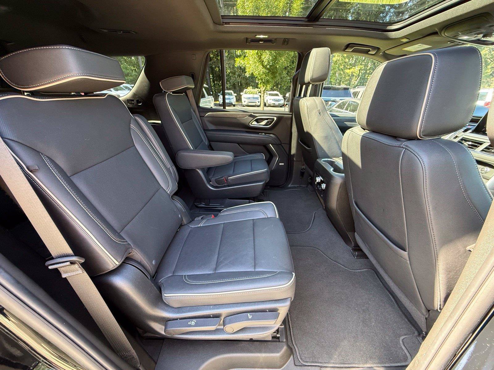 Used 2023 GMC Yukon SLT w/ SLT Premium Package RWD image 29