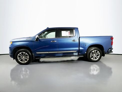 Used 2024 Chevrolet Silverado 1500 High Country w/ Z71 Off-Road Package AWD/4WD image 5