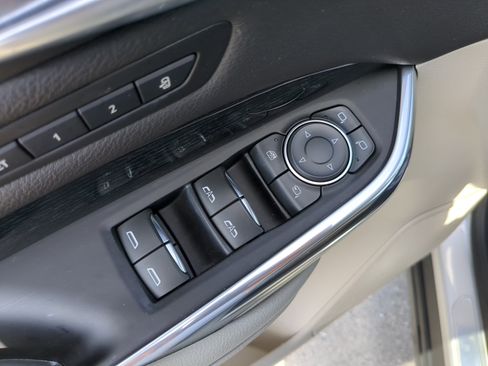 Used 2019 Cadillac XT4 Premium Luxury image 17