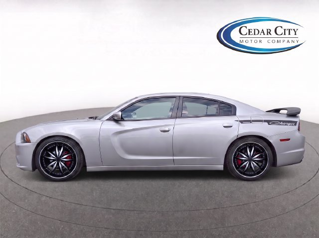 Used 2012 Dodge Charger SE RWD image 5