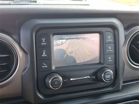 Used 2020 Jeep Wrangler Sport image 17