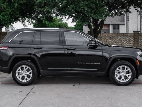 Used 2023 Jeep Grand Cherokee Limited w/ Trailer Tow Prep Group (B) image 14
