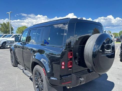 Used 2025 Land Rover Defender 110 X-Dynamic SE AWD/4WD image 3