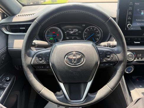 Used 2022 Toyota Venza XLE AWD/4WD image 14