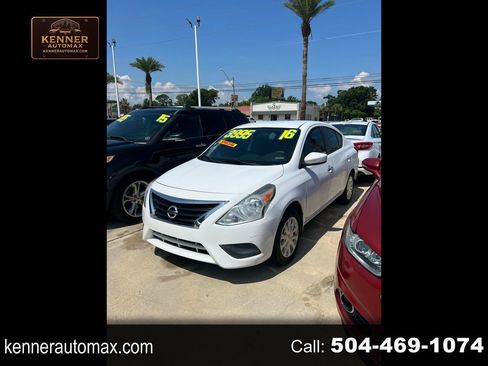Used 2016 Nissan Versa SV FWD image 1