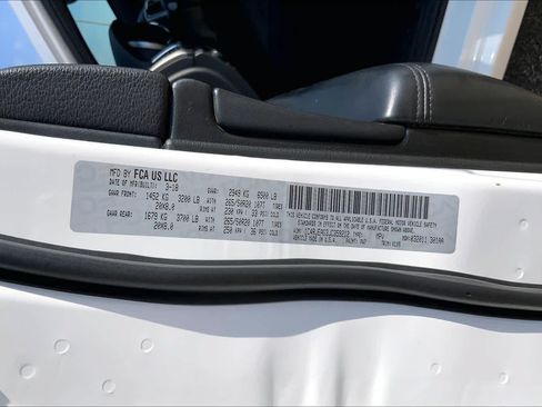 Used 2018 Jeep Grand Cherokee Altitude RWD image 34