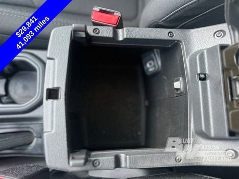 Used 2022 Jeep Gladiator Willys image 19