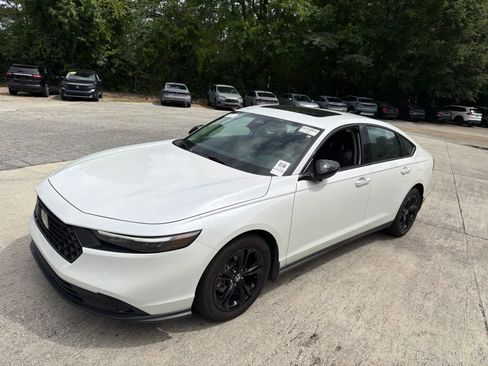 Used 2025 Honda Accord SE image 5