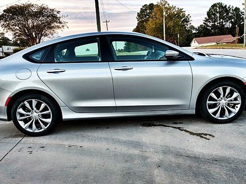 Used 2016 Chrysler 200 S image 10