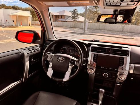Used 2023 Toyota 4Runner SR5 Premium w/ Moonroof Package RWD image 30
