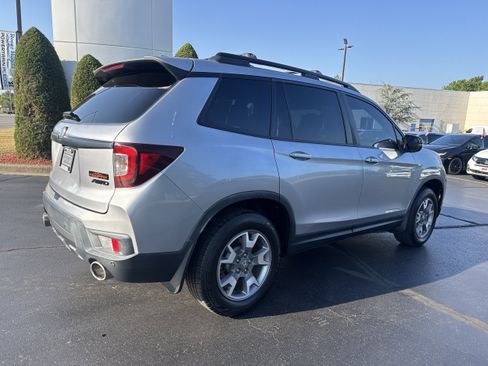 Used 2022 Honda Passport TrailSport image 4