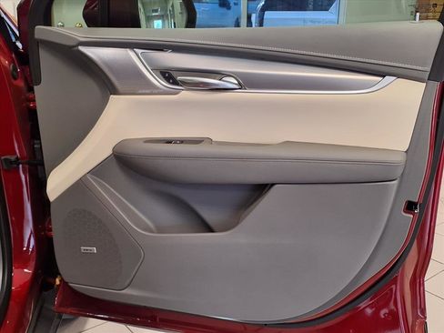 Certified 2022 Cadillac XT5 Premium Luxury image 10