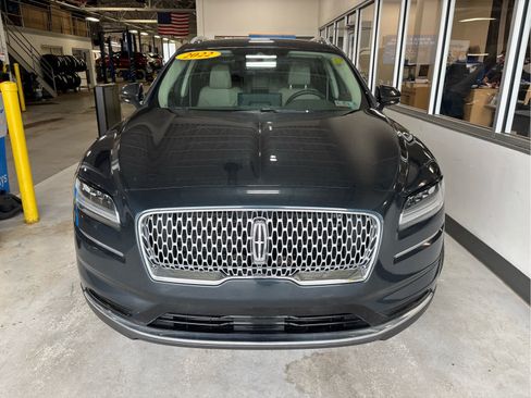 Used 2022 Lincoln Nautilus Reserve w/ Luxury Package AWD/4WD image 3