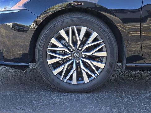 Used 2024 Nissan Altima 2.5 SV image 15