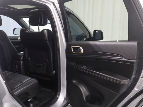 Used 2014 Jeep Grand Cherokee Limited image 16