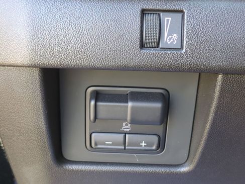 Certified 2023 GMC Canyon AT4 w/ AT4 Premium Package image 18