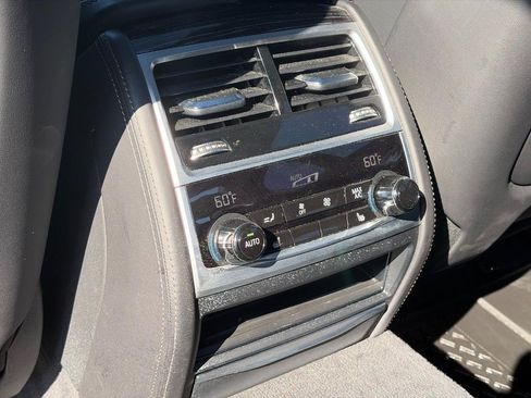 Used 2022 BMW 750i xDrive w/ Executive Package AWD/4WD image 11