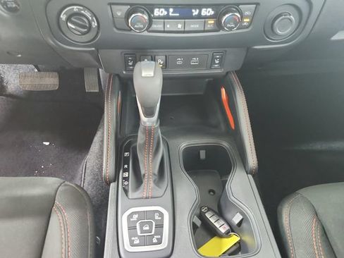 Used 2026 Nissan Frontier PRO-4X AWD/4WD image 26