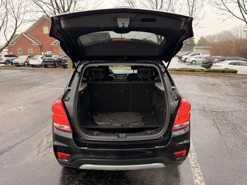 Used 2022 Chevrolet Trax LT image 12