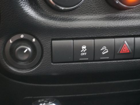 Used 2013 Jeep Wrangler Sport image 17