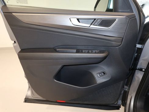 Used 2026 Volkswagen Atlas Cross Sport SE FWD image 20