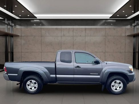 Used 2012 Toyota Tacoma PreRunner w/ SR5 Pkg RWD image 6